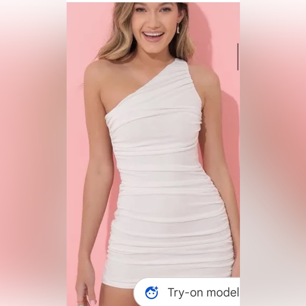 Lucy in the sky White One-Shoulder Dress NEVER WORN